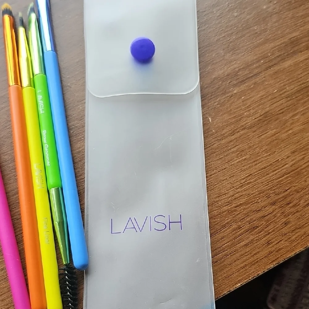 New Lavish Multicolor Eye Makeup Brush Set - Bright Rainbow Colors